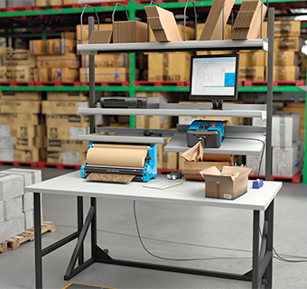倉庫作業台でのFillPak MiniとGeami MV活用による実際の梱包作業風景
